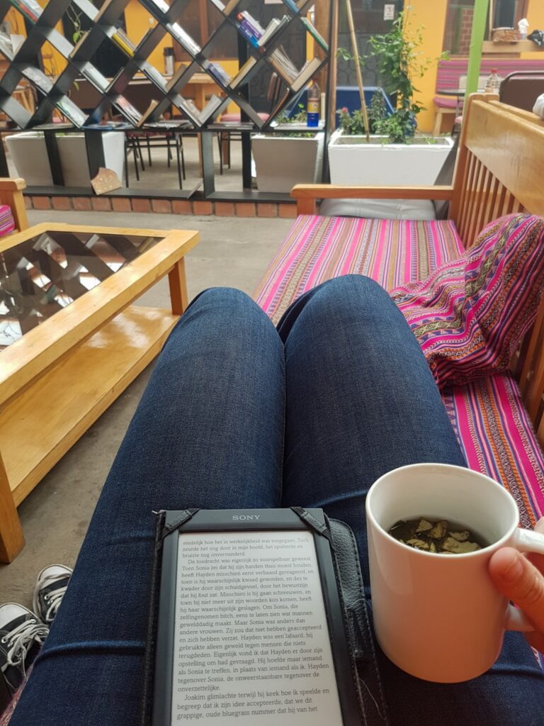 Relaxen in Huaraz met coca thee om te wennen aan de hoogte