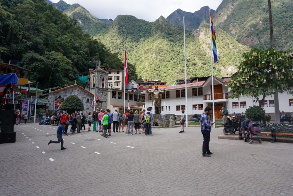 Machu Picchu: het iconische einde van de Inca Trail | Reisverslag Peru #10 | Peru 2018 Aguas Calientes - het dorpje bij Machu Picchu