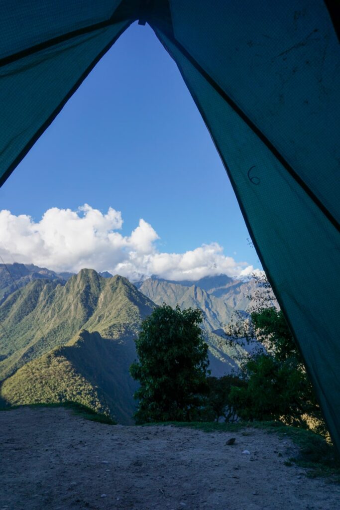 Machu Picchu: het iconische einde van de Inca Trail | Reisverslag Peru #10 | Peru 2018 De laatste kampeerplaats van de Inca Trail