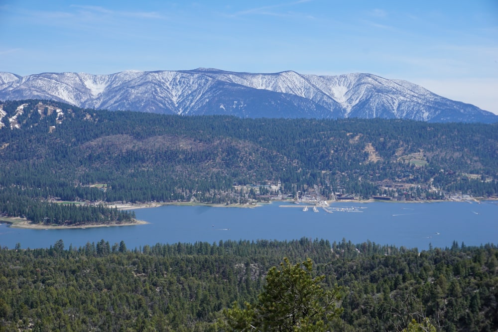 PCT week 4: van Big Bear Lake naar Wrightwood | Reisverslag Amerika 2019 | Amerika 2019 Uitzicht op Big Bear Lake vanaf de PCT