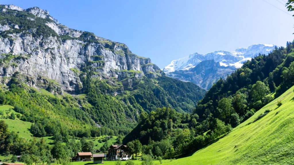 Rondreis Zwitserland: de mooiste route voor 2 weken | Zwitserland Wandelen in Lauterbrunnen - Zwitserland
