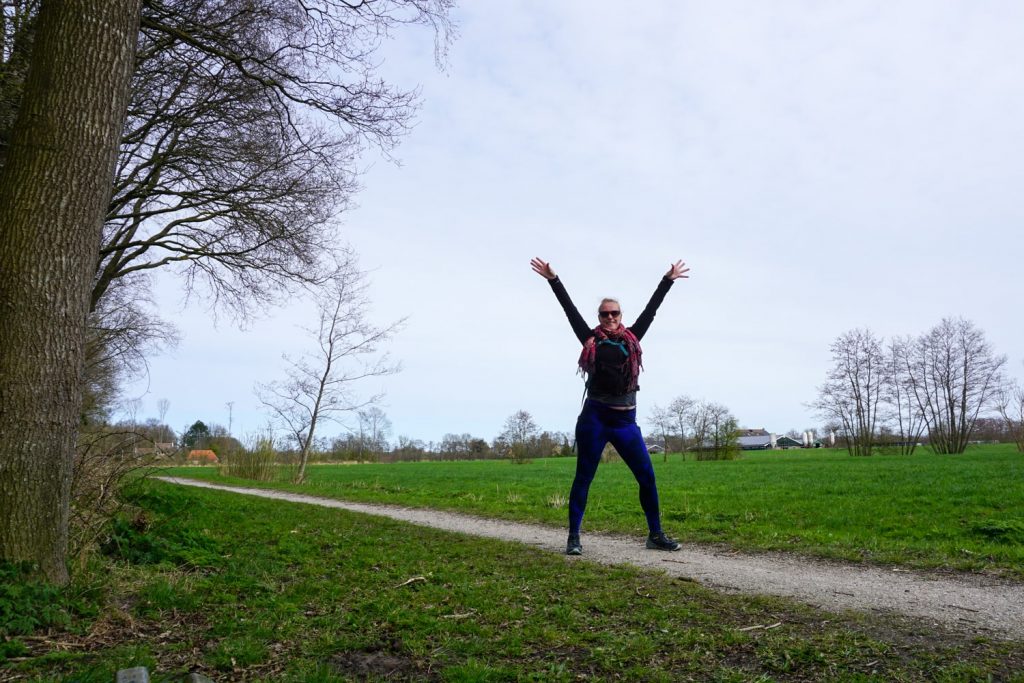 Wandeling van Dokkum naar Veenwouden | Wandelverslag Friese Woudenpad | Wandelverslag Friese Woudenpad Happy on the trail - Damwoude