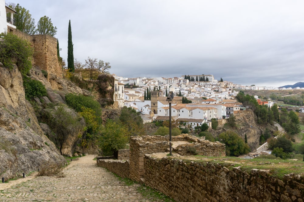 Wat te doen in Ronda? 15 tips & de mooiste plekken | Spanje De oude stadsmuren van Ronda