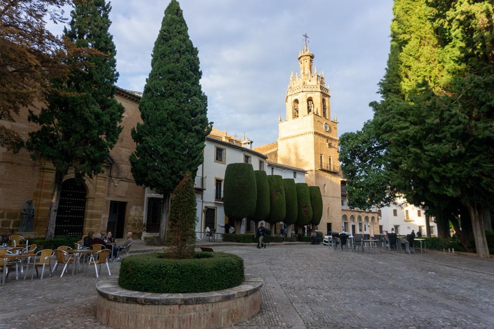 Wat te doen in Ronda? 15 tips & de mooiste plekken | Spanje Plaza Duquesa de Parcent