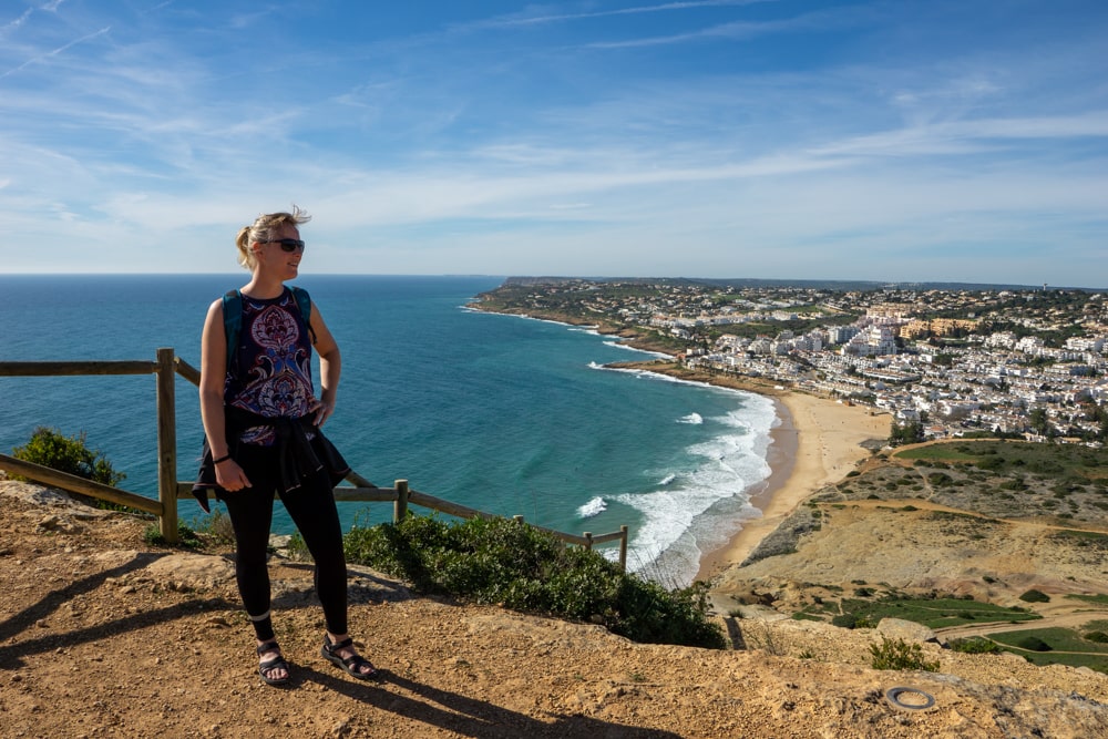 12 Praia da Luz bezienswaardigheden & leuke dingen om te doen | Portugal uitzichtpunt bij Rocha Negra
