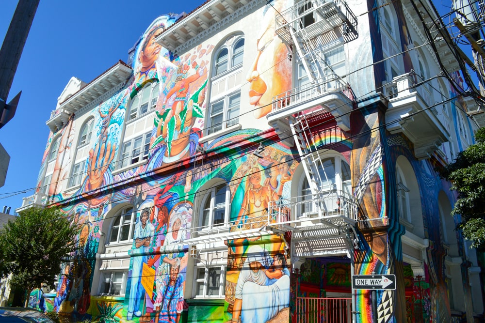 De 10 leukste wijken in San Francisco (en deze kun je beter vermijden) | Amerika, Zuidwesten Street art in The Mission San Francisco - via Unsplash