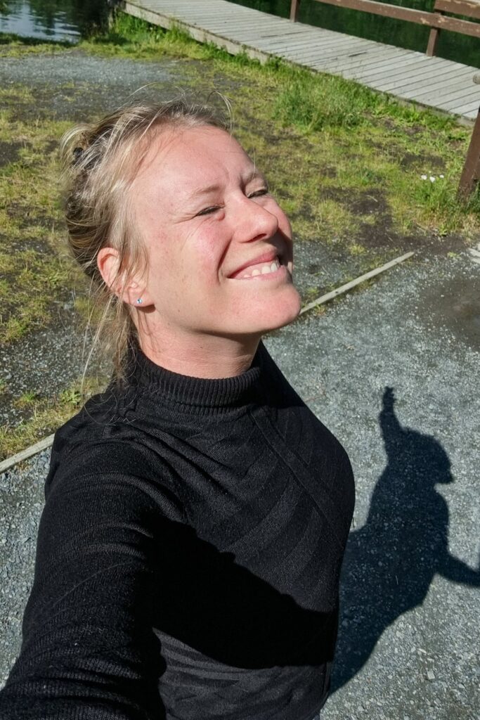 De eerste beer in Alaska! - Reisverslag Canada & Amerika #5 | Canada en Amerika 2024 Eindelijk zon in Alaska