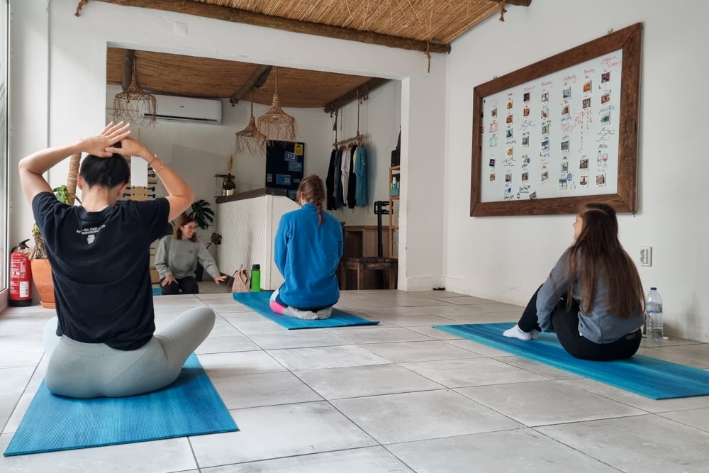 Op surfcamp in Portugal: mijn ervaring met Gota Dagua | Portugal De laatste yogales