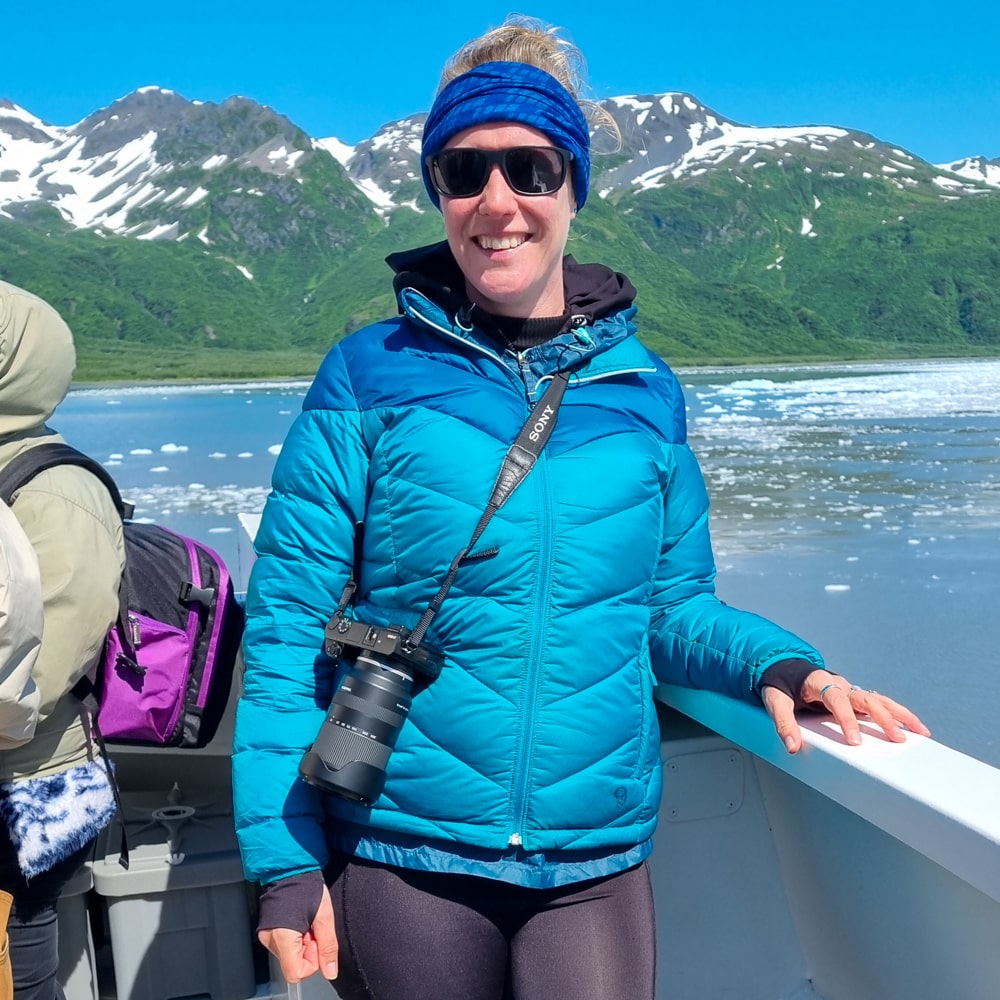 Ontdek Kenai Fjords National Park: een van de mooiste plekken in Alaska | Alaska, Amerika Goed ingepakt tijdens de boottocht in Kenaij Fjords National Park