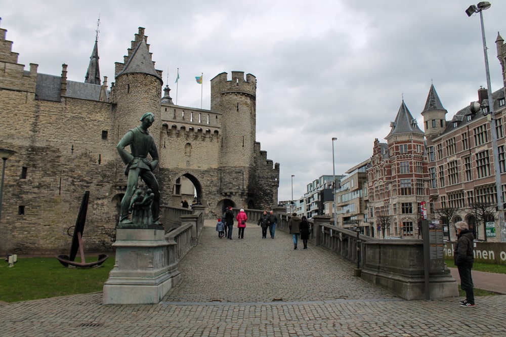 Antwerpen vs Brussel: wat is de leukste stad voor een stedentrip? | België Het Steen in Antwerpen