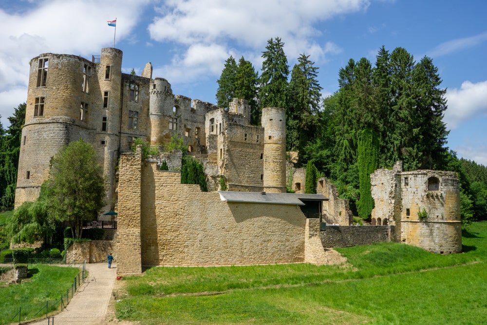 De 14 mooiste plekken in Luxemburg | Bucket list | Luxemburg, Reisinspiratie Het kasteel van Beaufort