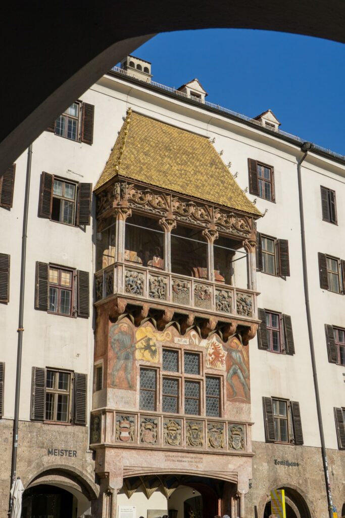 16 Innsbruck bezienswaardigheden die je niet mag missen | Oostenrijk Goldenes Dachl in Innsbruck