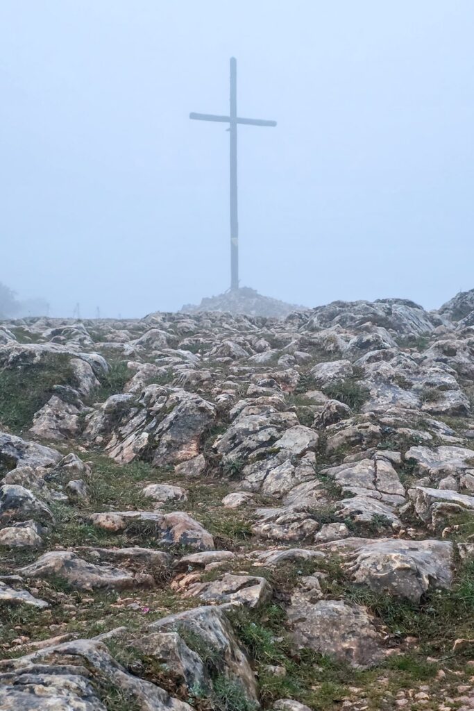 Camino Francés week 3: De beruchte Meseta | Reisverslag | Camino Frances 2025 Wandelen in de mist na Atapuerca