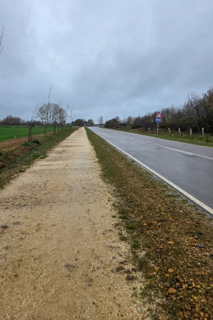 Wandelen in de regen na Carrion de los Ondes