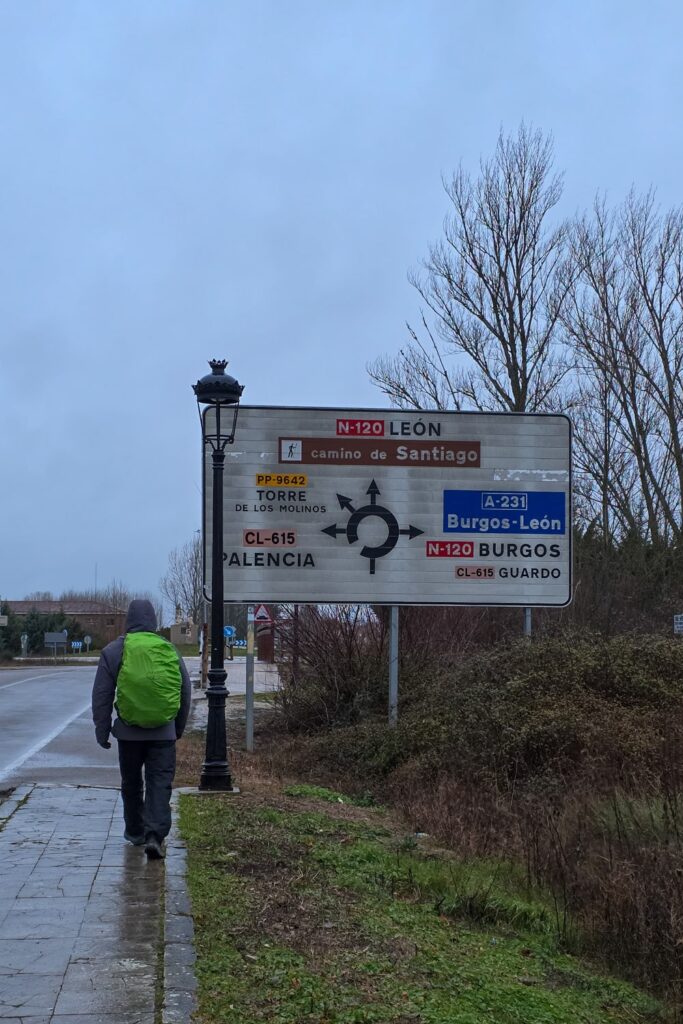 Wandelen in de regen na Carrion de los Ondes
