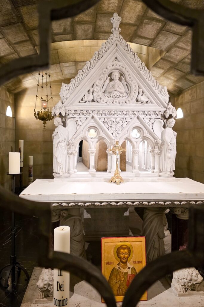 12 Echternach bezienswaardigheden: ontdek het oudste stadje van Luxemburg | Luxemburg Basilique Saint-Willibrord in Echternach