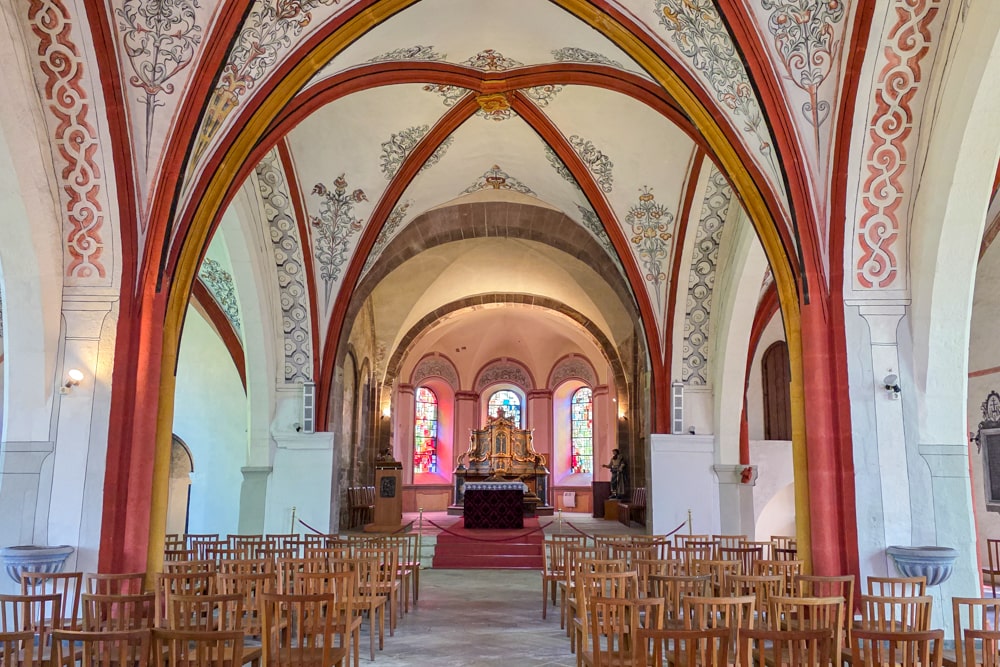 12 Echternach bezienswaardigheden: ontdek het oudste stadje van Luxemburg | Luxemburg L'Église Saint-Pierre-et-Paul in Echternach