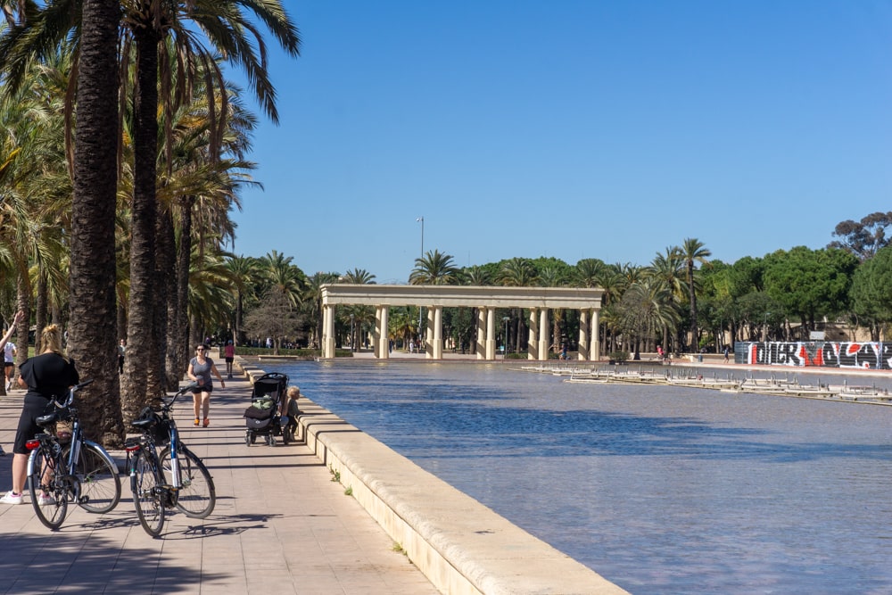 Valencia vs Barcelona: which city is better for your next city break? | Spain Jardín del Turia in Valencia