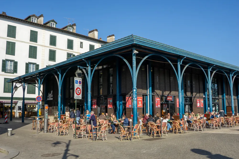 15 Bayonne bezienswaardigheden & tips voor leuke dagtrips | Frankrijk Halles de Bayonne