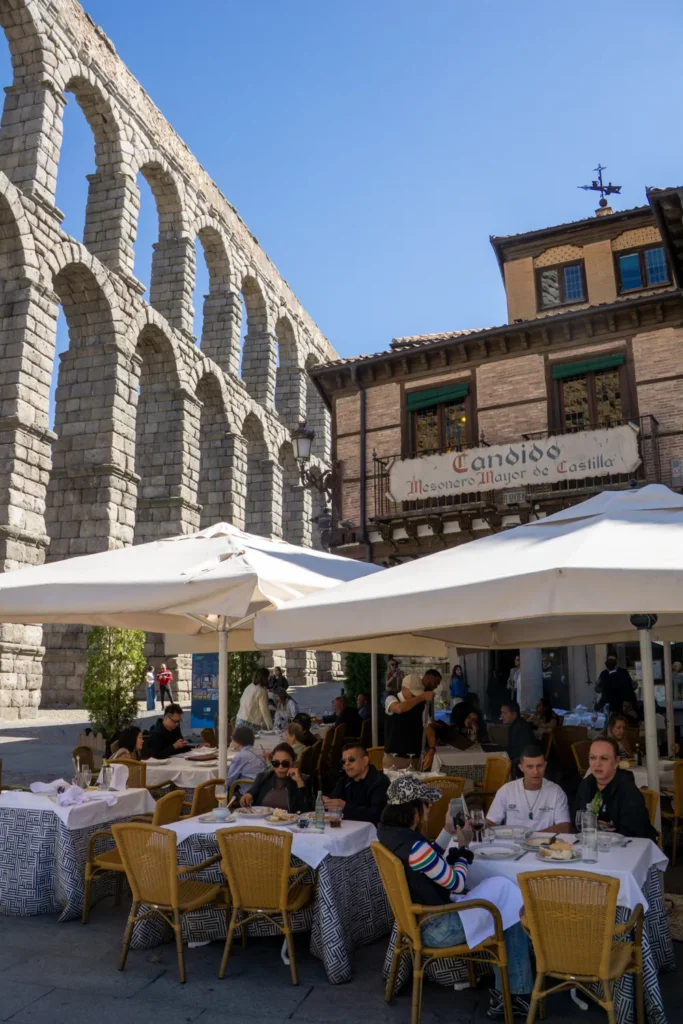 15 Segovia bezienswaardigheden die je niet mag missen | Spanje Eten bij Meson de Candido
