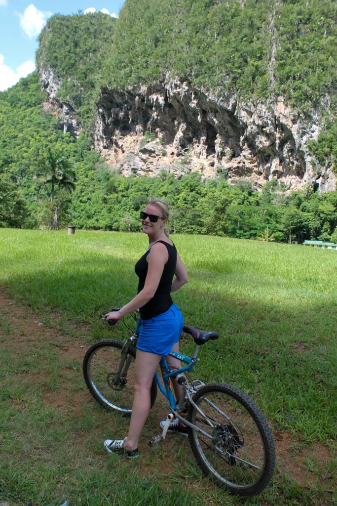 Valley of Vinales: 8 tips for the green heart of Cuba | Cuba Co on the bike in the valley of Vinales
