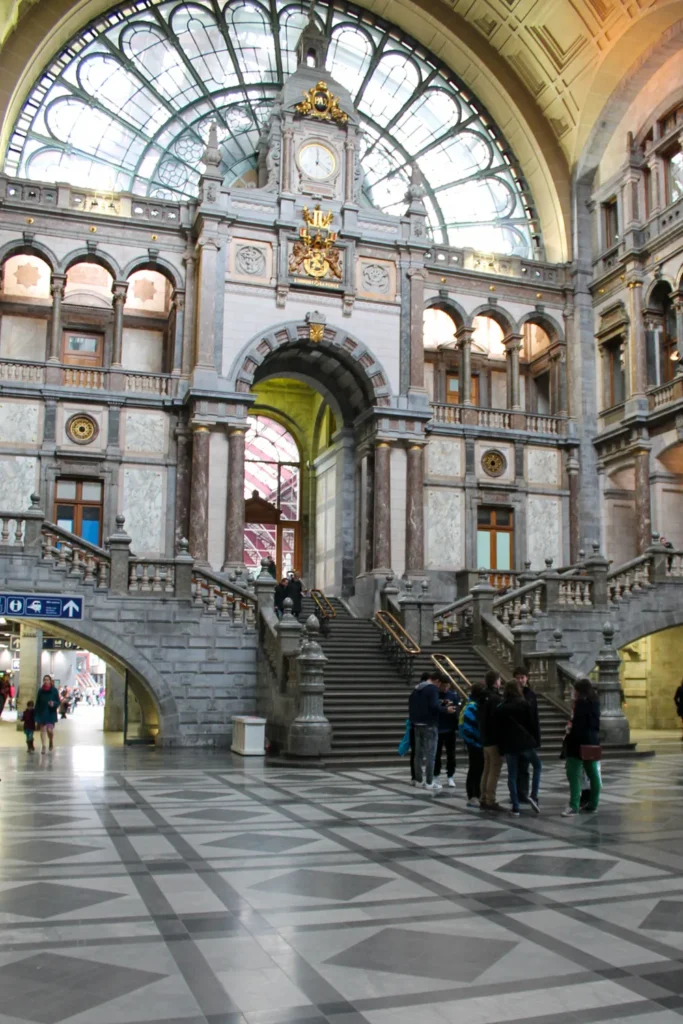15 Antwerpen tips: de leukste bezienswaardigheden voor een stedentrip | België Station Antwerpen Centraal